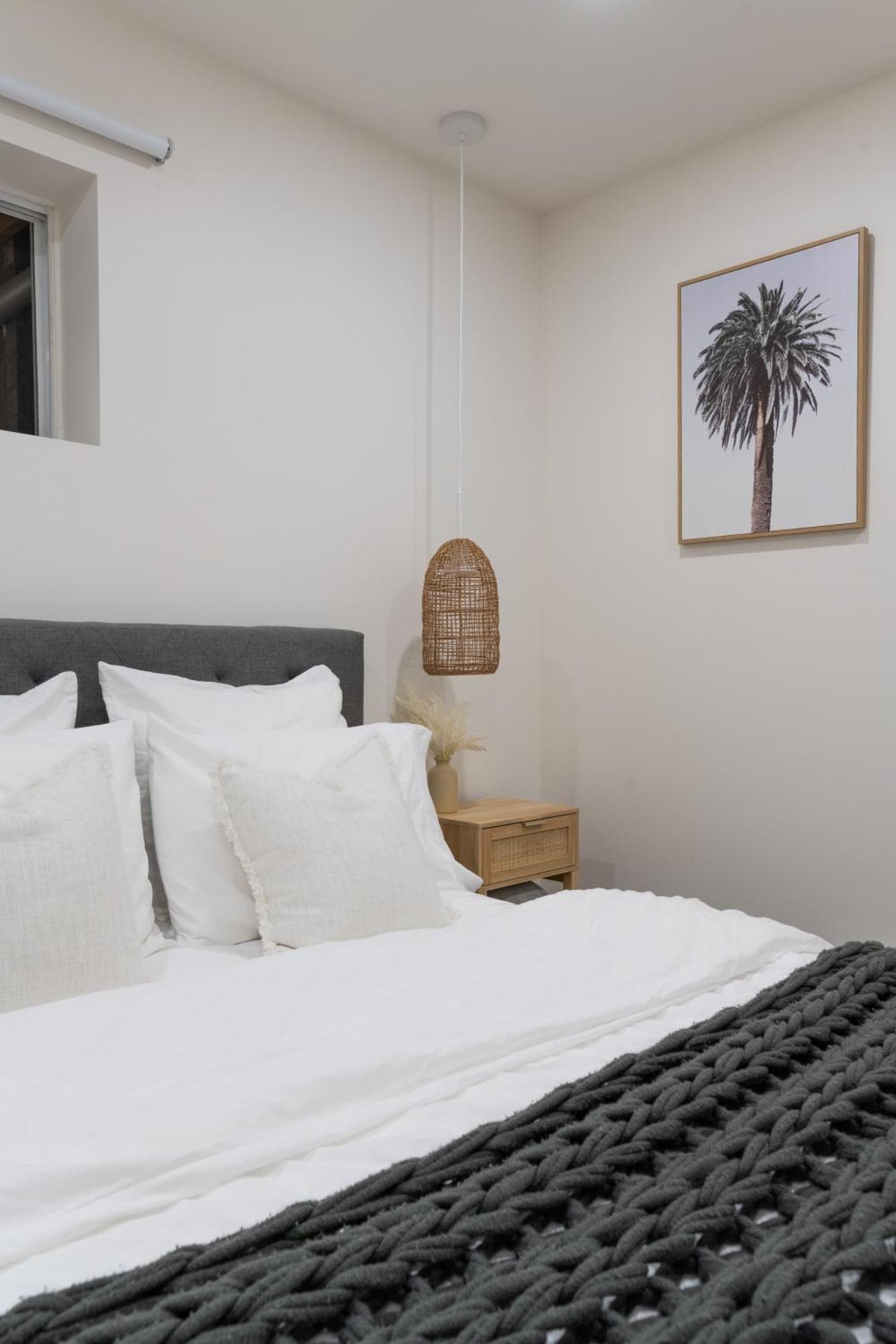 Hills Hideaway Apartment *